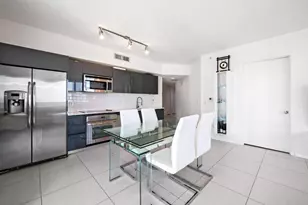 31 SE 6th St, Miami, FL 33131 - Photo 4