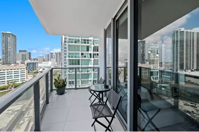 31 SE 6th Street #2002, Miami, FL 33131 - Photo 14