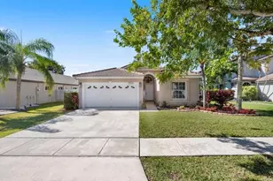 17646 10th St, Pembroke Pines, FL 33029 - Photo 1