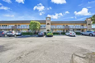 9101 Sunrise Lakes Blvd, Sunrise, FL 33322 - Photo 4