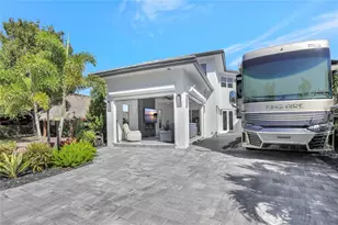 359 Sundial Cir, Margate, FL 33068 - Photo 2