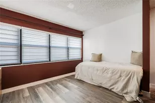 10123 Sunrise Lakes Blvd, Sunrise, FL 33322 - Photo 12