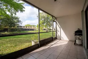 9417 NW 42nd St, Sunrise, FL 33351 - Photo 10