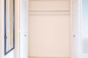 401 Golden Isles Dr, Hallandale Beach, FL 33009 - Photo 18