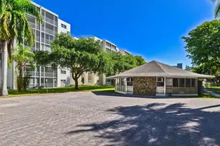 1001 NE 14th Ave, Hallandale Beach, FL 33009 - Photo 34