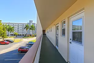 1001 NE 14th Ave, Hallandale Beach, FL 33009 - Photo 4