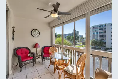 1001 NE 14th Avenue #303, Hallandale Beach, FL 33009 - Photo 14