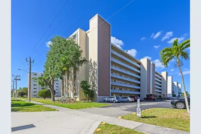 1001 NE 14th Avenue #303, Hallandale Beach, FL 33009 - Photo 2