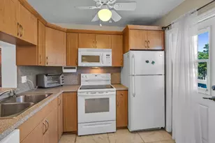 1001 NE 14th Ave, Hallandale Beach, FL 33009 - Photo 6