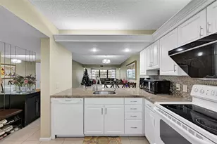 6109 Balboa Cir, Boca Raton, FL 33433 - Photo 4