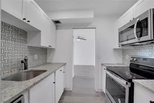 301 Croton Ave, Lantana, FL 33462 - Photo 2