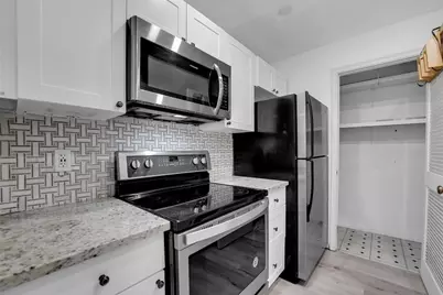 301 Croton Avenue #302, Lantana, FL 33462 - Photo 10