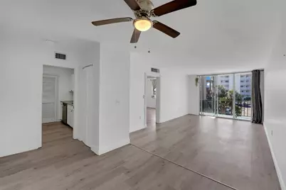 301 Croton Avenue #302, Lantana, FL 33462 - Photo 6