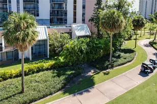 20329 W Country Club Dr, Miami, FL 33180 - Photo 2