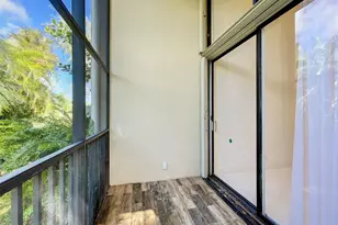 20329 W Country Club Dr, Miami, FL 33180 - Photo 32