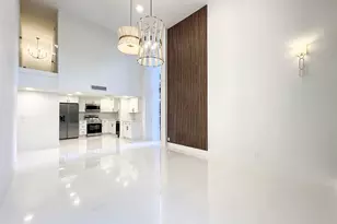 20329 W Country Club Dr, Miami, FL 33180 - Photo 8