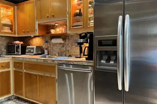 400 Kings Point Dr, North Miami Beach, FL 33160 - Photo 16