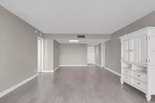 16300 Golf Club Rd, Weston, FL 33326 - Photo 18