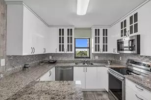 16300 Golf Club Rd, Weston, FL 33326 - Photo 14