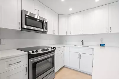 3057 Newport #3057, Deerfield Beach, FL 33442 - Photo 2