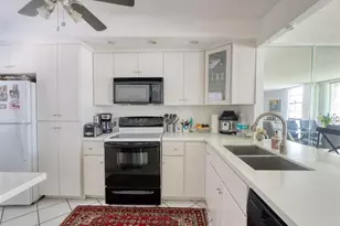 3401 N Country Club Dr, Aventura, FL 33180 - Photo 16