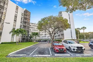 3401 N Country Club Dr, Aventura, FL 33180 - Photo 34