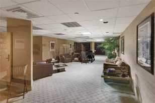 20191 E Country Club Dr, Miami, FL 33180 - Photo 28