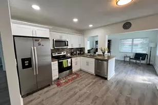 7110 NW 72nd St, Tamarac, FL 33321 - Photo 10