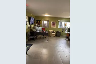 2401 NW 19th Street, Fort Lauderdale, FL 33311 - Photo 2