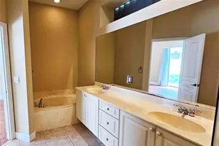 532 NE Canoe Park Cir, Port Saint Lucie, FL 34983 - Photo 10