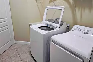 532 NE Canoe Park Cir, Port Saint Lucie, FL 34983 - Photo 8