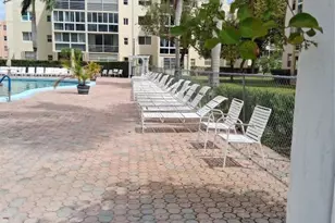 2861 Somerset Dr, Fort Lauderdale, FL 33311 - Photo 10