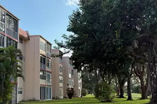 1055 Country Club Dr, Margate, FL 33063 - Photo 40