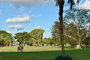 1055 Country Club Dr, Margate, FL 33063 - Photo 24