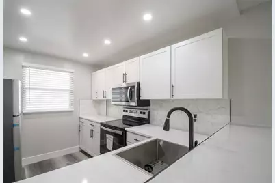 119 Royal Park Drive #4H, Fort Lauderdale, FL 33309 - Photo 8