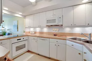 1332 Bayview Dr, Fort Lauderdale, FL 33304 - Photo 8