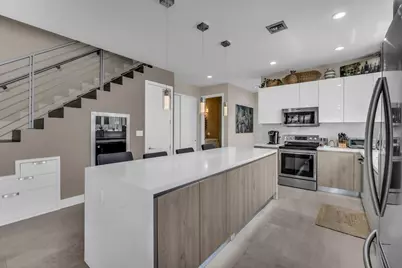 807 SW 7th Avenue, Fort Lauderdale, FL 33315 - Photo 4
