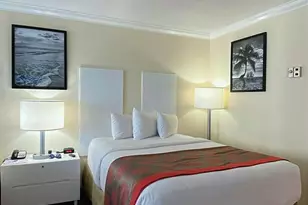 19201 Collins Ave, North Miami Beach, FL 33160 - Photo 6