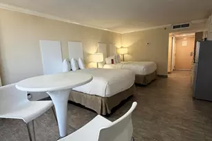 19201 Collins Ave, Sunny Isles Beach, FL 33160 - Photo 10
