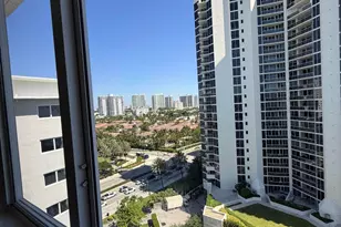 19201 Collins Ave, Sunny Isles Beach, FL 33160 - Photo 20