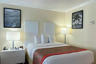 19201 Collins Ave, North Miami Beach, FL 33160 - Photo 6