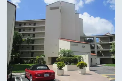 2314 S Cypress Bend Drive #613, Pompano Beach, FL 33069 - Photo 1