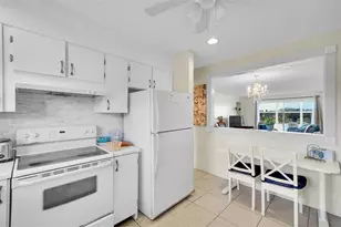 9020 Sunrise Lakes Blvd, Sunrise, FL 33322 - Photo 2