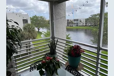 9330 Lagoon Place #406, Davie, FL 33324 - Photo 1