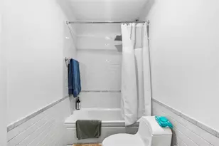 6001 Laguna Path S, Miami Beach, FL 33141 - Photo 52