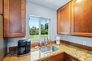 81 NW 37th St, Oakland Park, FL 33309 - Photo 6