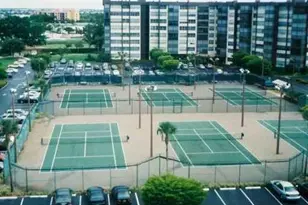 1000 St Charles Pl, Hollywood, FL 33026 - Photo 2