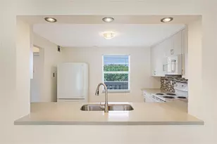 111 SE 3 Ave Unit, Dania Beach, FL 33004 - Photo 8