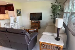 4104 Cambridge E Unit, Deerfield Beach, FL 33442 - Photo 2