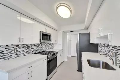 1000 Saint Charles Place #305, Hollywood, FL 33026 - Photo 6